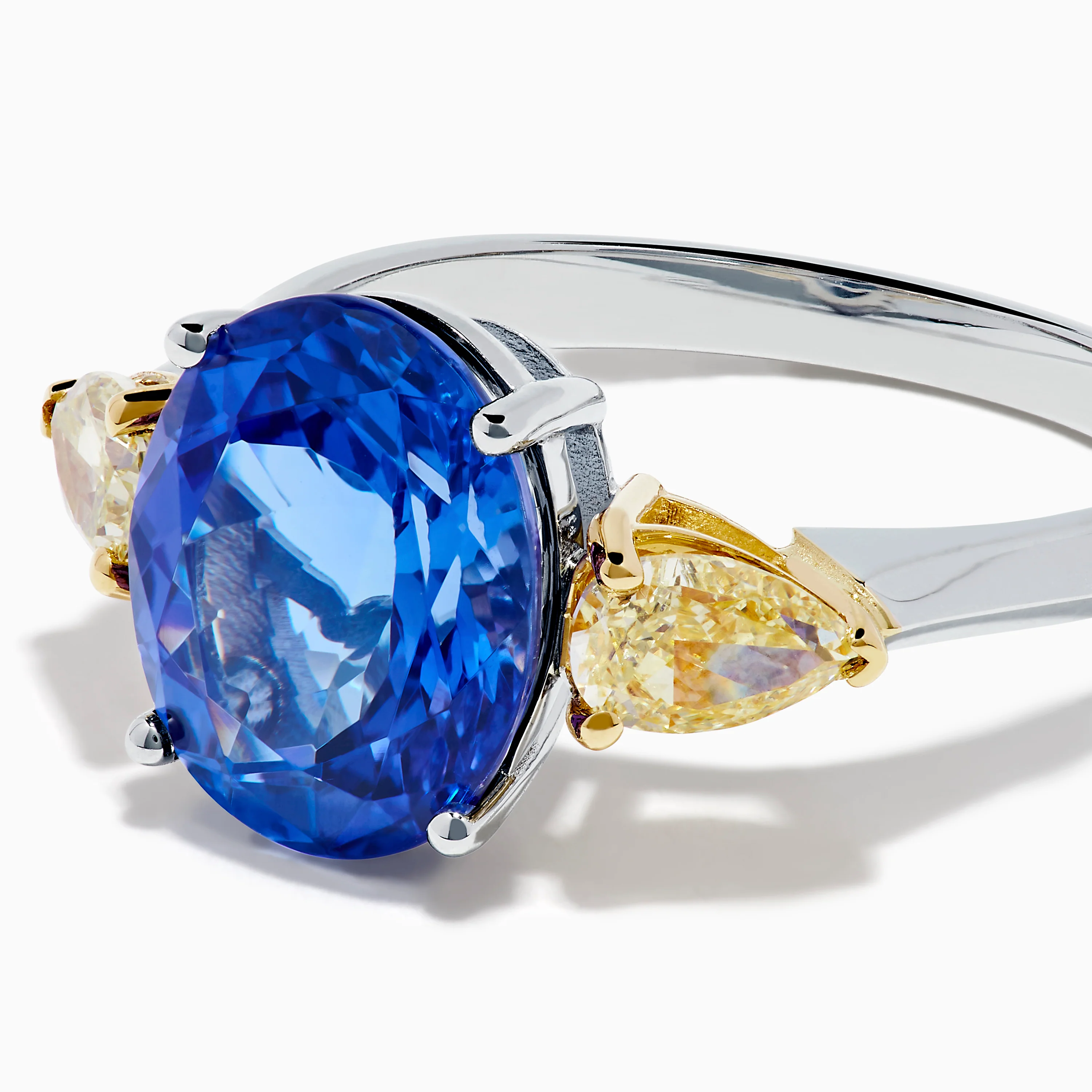 18K Two Tone Gold Tanzanite and Yellow Diamond Three Stone Ring - Image 2